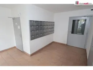 Pronájem garáže, Praha - Čakovice, Bermanova, 14 m2