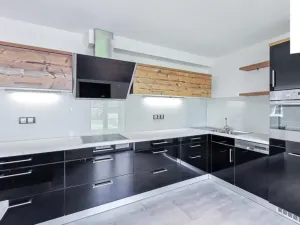 Prodej rodinného domu, Ostrov, 211 m2