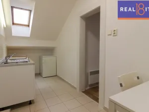 Pronájem bytu 1+1, Praha, Jugoslávských partyzánů, 41 m2