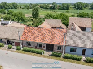 Prodej rodinného domu, Božice, 382 m2