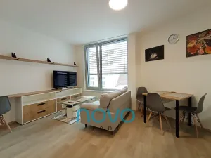 Pronájem bytu 2+kk, Praha - Smíchov, Plzeňská, 37 m2