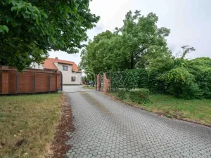 Pronájem kanceláře, Libiš, Školní, 201 m2