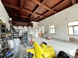 Prodej rodinného domu, Hořany, 452 m2