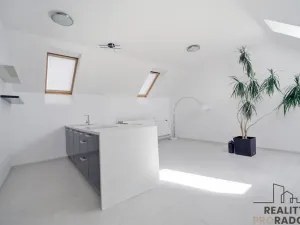 Pronájem bytu 2+kk, Pardubice, Dašická, 62 m2