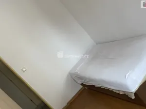Pronájem bytu 4+1, Praha - Kobylisy, Zenklova, 15 m2