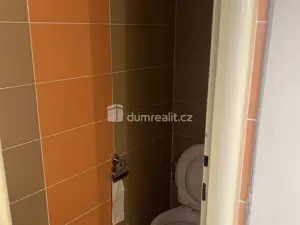 Pronájem bytu 4+1, Praha - Kobylisy, Zenklova, 15 m2