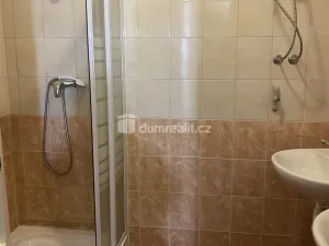 Pronájem bytu 4+1, Praha - Kobylisy, Zenklova, 15 m2