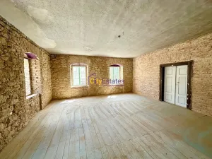 Prodej komerční nemovitosti, Tuhaň, 700 m2