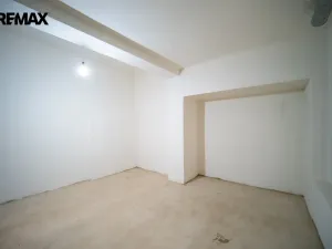 Prodej skladu, Praha - Libeň, náměstí Dr. Václava Holého, 19 m2