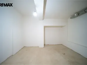 Prodej skladu, Praha - Libeň, náměstí Dr. Václava Holého, 19 m2
