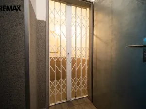 Prodej skladu, Praha - Libeň, náměstí Dr. Václava Holého, 19 m2