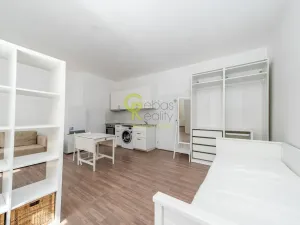 Pronájem bytu 1+kk, Praha, Jaromírova, 37 m2
