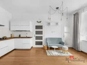 Prodej bytu 1+kk, Praha - Bubeneč, N. A. Někrasova, 50 m2