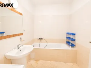Prodej bytu 3+kk, Náchod - Staré Město nad Metují, Okrová, 76 m2