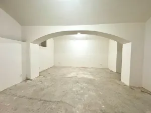 Pronájem skladu, Praha - Strašnice, Saratovská, 130 m2