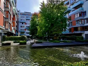 Pronájem garážového stání, Praha - Karlín, Rohanské nábřeží, 15 m2