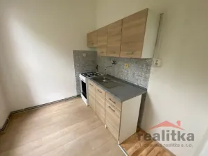 Pronájem bytu 1+1, Opava - Předměstí, Kylešovská, 32 m2