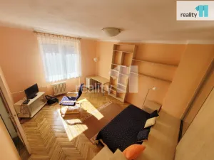 Pronájem bytu 1+1, Praha - Žižkov, Buková, 35 m2