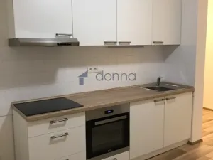 Pronájem bytu 3+1, Praha, Na hutích, 84 m2
