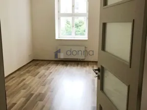 Pronájem bytu 3+1, Praha, Na hutích, 84 m2
