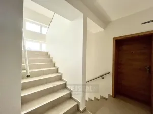 Pronájem bytu 2+kk, Kamenný Újezd, Budějovická, 42 m2