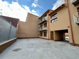 Pronájem bytu 2+kk, Kamenný Újezd, Budějovická, 42 m2