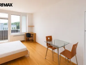Pronájem bytu 1+kk, Praha - Motol, Jeřabinová, 35 m2