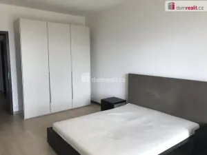 Pronájem bytu 2+kk, Praha, Korunní, 75 m2