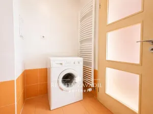 Pronájem bytu 1+kk, Praha - Uhříněves, Venušina, 32 m2