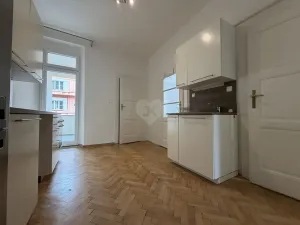 Pronájem bytu 2+kk, Praha - Holešovice, Tusarova, 64 m2