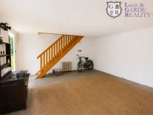 Prodej pozemku pro bydlení, Jesenice, Krtská, 929 m2