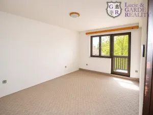 Prodej pozemku pro bydlení, Jesenice, Krtská, 929 m2