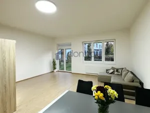 Pronájem bytu 1+kk, Praha, Březenská, 66 m2