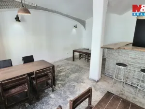 Pronájem obchodního prostoru, Kladno, T. G. Masaryka, 157 m2