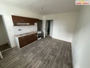 Pronájem bytu 2+1, Karlovy Vary - Stará Role, Závodu míru, 71 m2