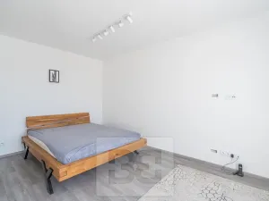 Pronájem bytu 1+kk, Beroun, Na Veselou, 44 m2