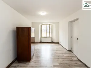 Pronájem bytu 2+1, Cheb, Židovská, 66 m2