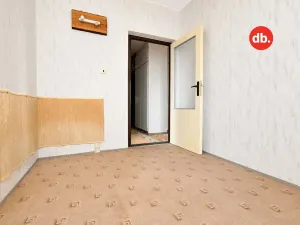 Prodej bytu 4+1, Ostrov, Lidická, 84 m2