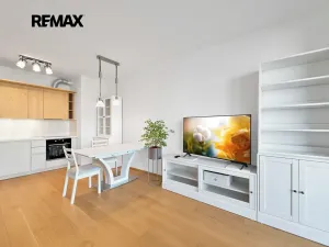 Pronájem bytu 2+kk, Praha - Jinonice, Vladimíra Kobranova, 56 m2