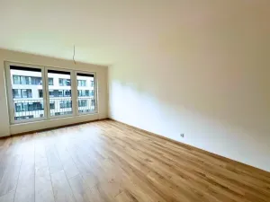 Pronájem bytu 1+kk, Praha, Poděbradská, 38 m2