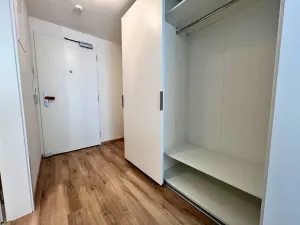 Pronájem bytu 1+kk, Praha, Poděbradská, 38 m2