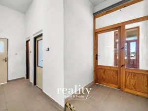 Pronájem komerční nemovitosti, Hladov, 3500 m2