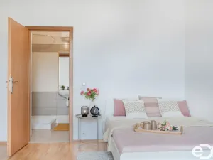 Pronájem bytu 2+kk, Praha, Husinecká, 45 m2