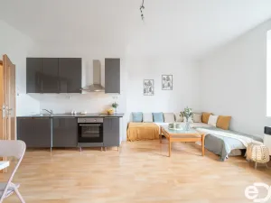 Pronájem bytu 2+kk, Praha, Husinecká, 45 m2