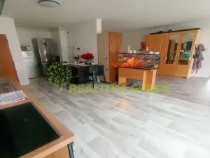 Pronájem bytu 3+kk, Soběslav, náměstí Republiky, 90 m2