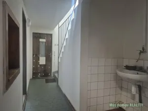 Pronájem výrobních prostor, Světice, V Zahradách, 1100 m2