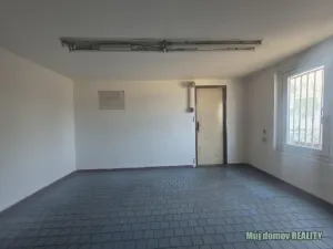 Pronájem výrobních prostor, Světice, V Zahradách, 1100 m2