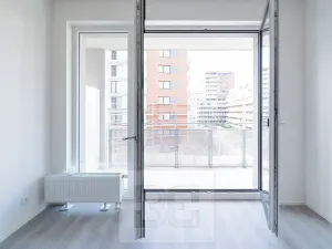 Pronájem bytu 2+kk, Praha - Vysočany, Poděbradská, 51 m2