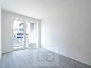 Pronájem bytu 2+kk, Praha - Vysočany, Poděbradská, 51 m2