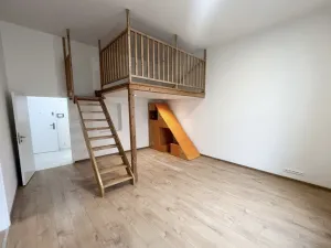 Pronájem bytu 2+1, Karlovy Vary, Koptova, 76 m2